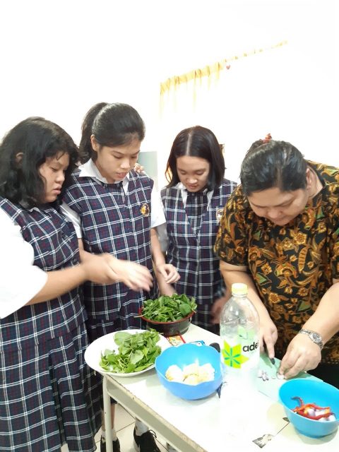 Grade 10 “Memperkenalkan Alat Memasak dan Fungsinya”